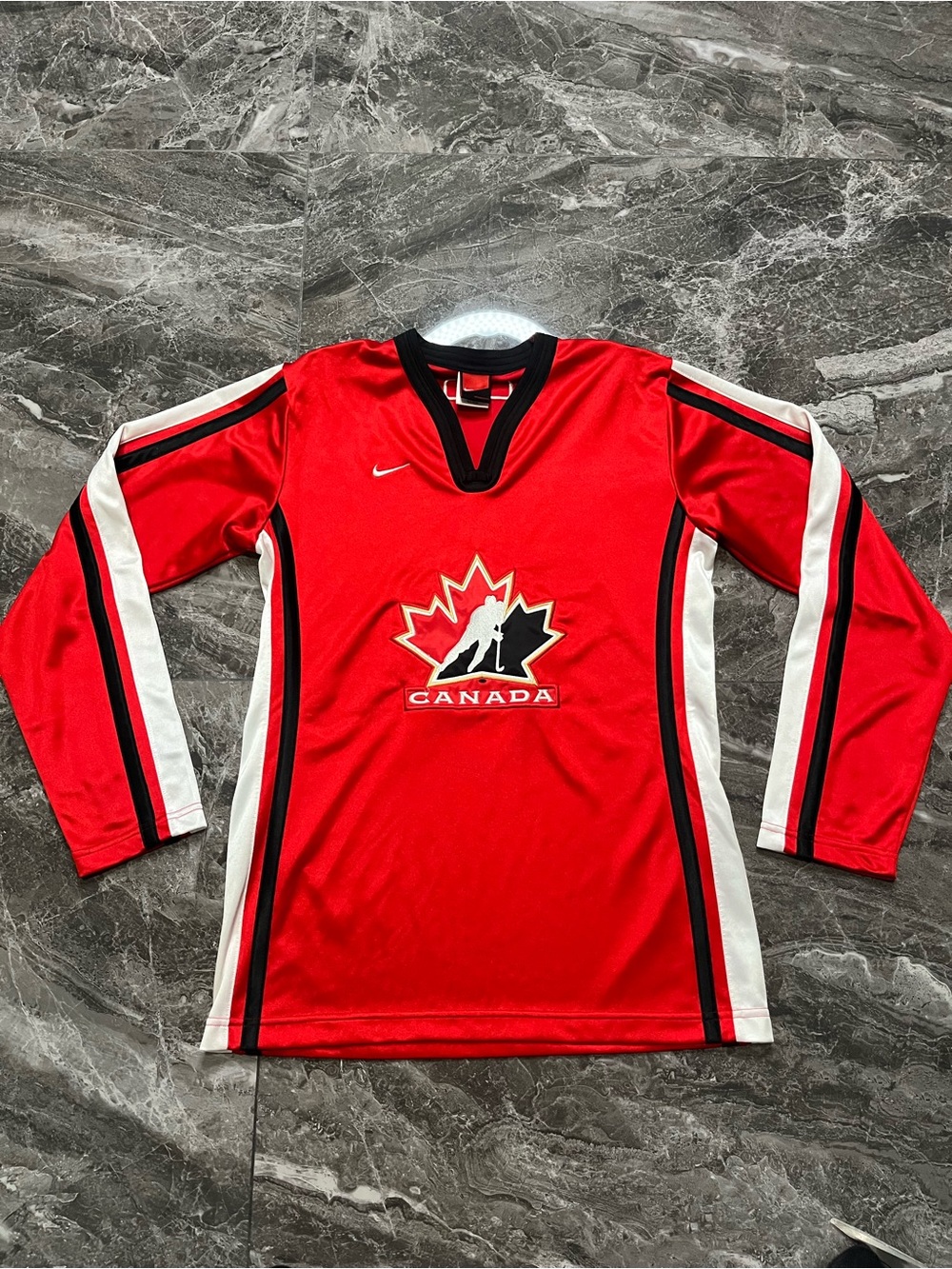 Vintage Nike Team Canada Hockey Jersey Red IIHF Olympics Men’s Size M Blank